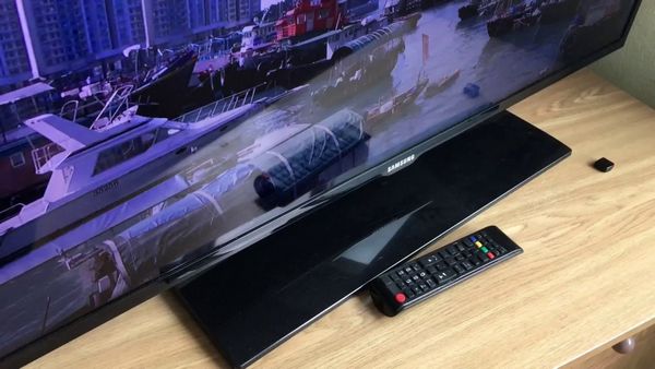 Обзор телевизора Samsung (Самсунг) UE19H4000
