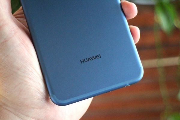 Huawei Nova 8 жрет батарею
